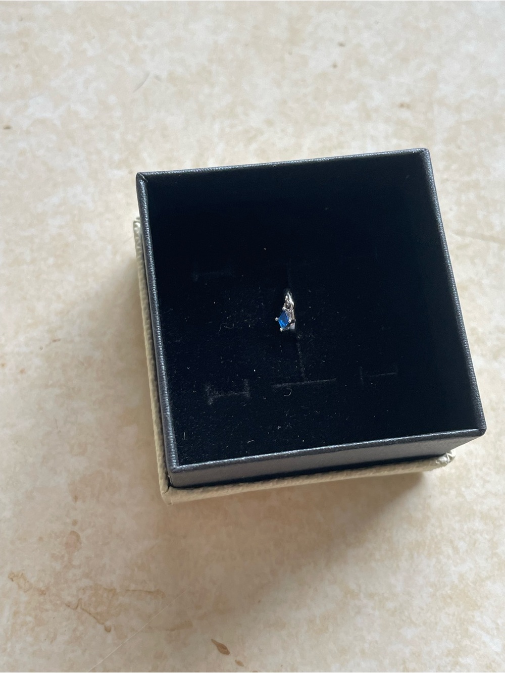 Blue Crystal Rook Piercing - Picture 2 of 7